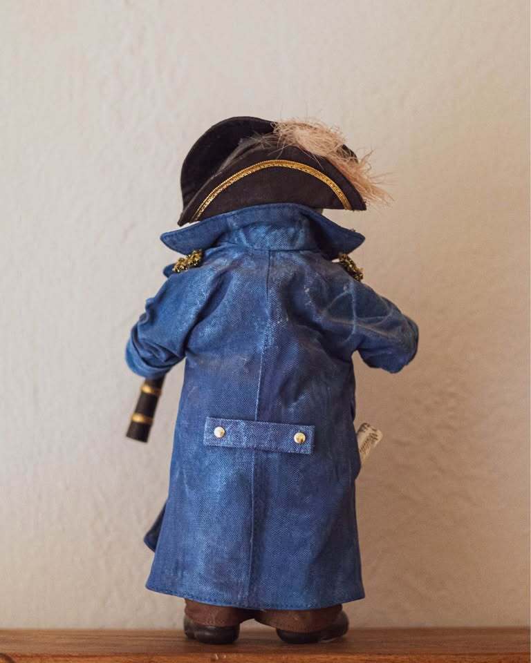 Admiral Waldo Walrus Figurine 1989